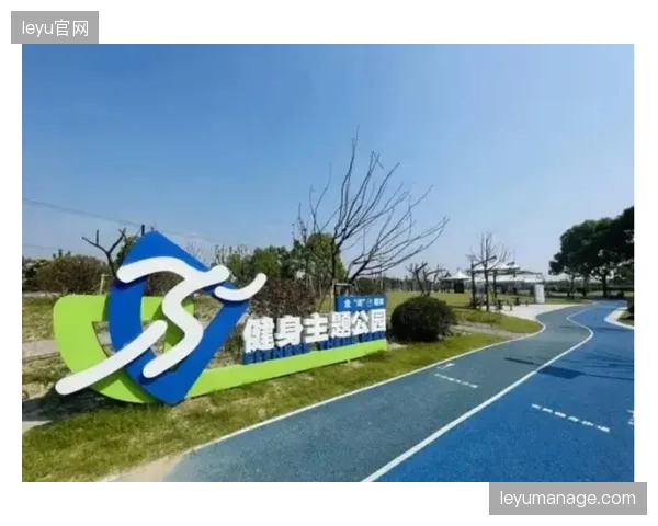 未来三年，社区体育服务领域将出现全国性的连锁运营品牌，通过标准化服务替代当前零散的本地社团